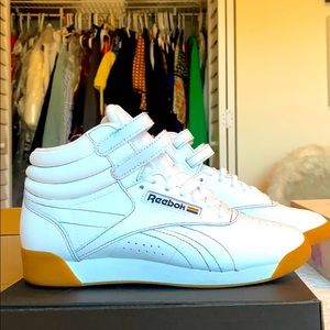 SOLD !!!!! High top Kicks